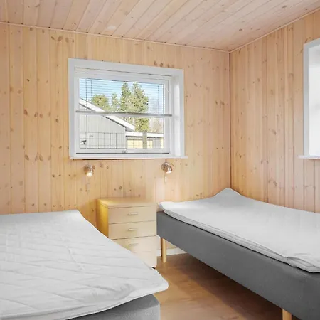 3 Bedroom Gorgeous In Semesterbostad